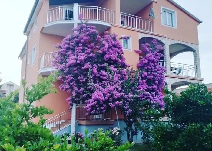 Gostinjska kuća & Flower 3*